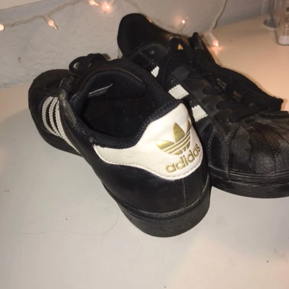 Black adidas superstar